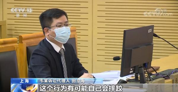 上籃過程中的犯規_籃球比賽上籃犯規規則視頻_視頻籃球規則上籃犯規比賽