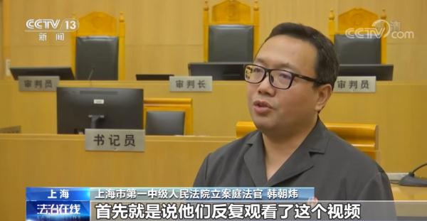 籃球比賽上籃犯規規則視頻_視頻籃球規則上籃犯規比賽_上籃過程中的犯規