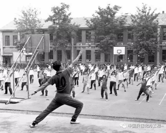 學生跳的廣播體操_程瀟跳學生廣播體操_學校體操廣播叫啥名