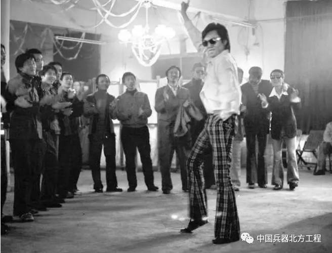 學生跳的廣播體操_程瀟跳學生廣播體操_學校體操廣播叫啥名