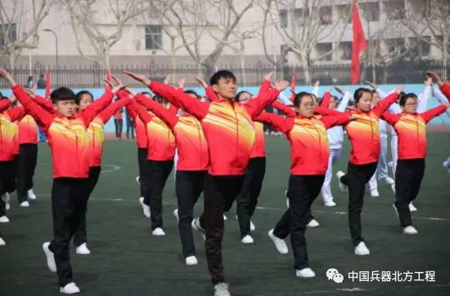 學生跳的廣播體操_程瀟跳學生廣播體操_學校體操廣播叫啥名