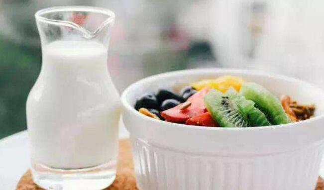 早上運動后多久吃早餐？吃什么更健康？