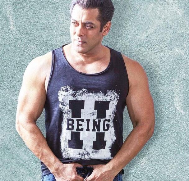 印度頂級男星個個都是健身狂魔三大汗年過50歲身材管理依然一流