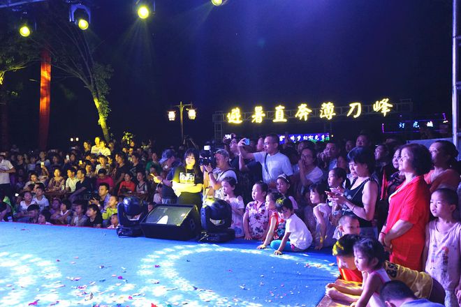 涼涼杯原理_涼涼世界杯挑戰_林曉楠疊杯想挑戰嗎