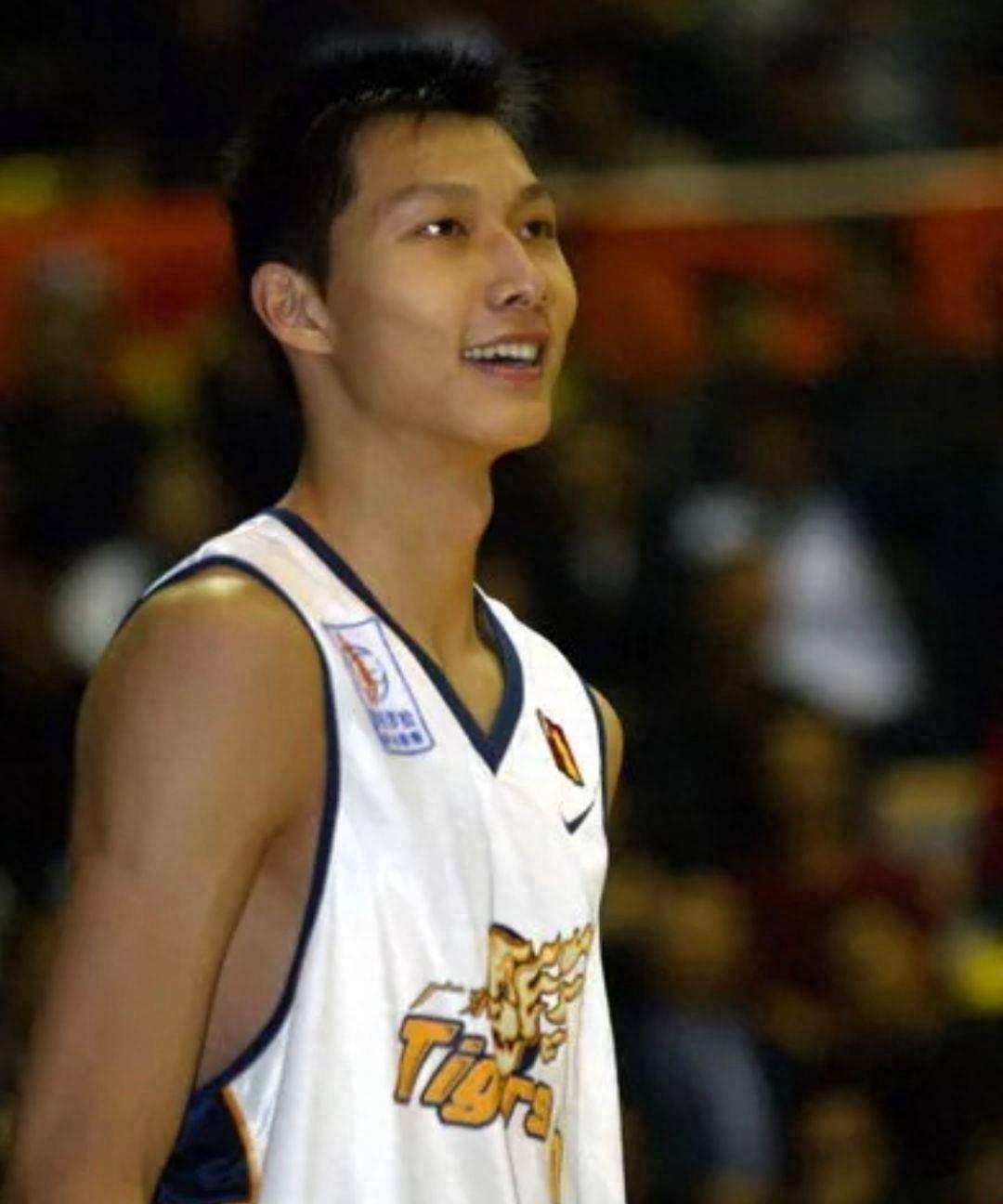 中國男籃主教練提到的傳奇人物：姚明、王治