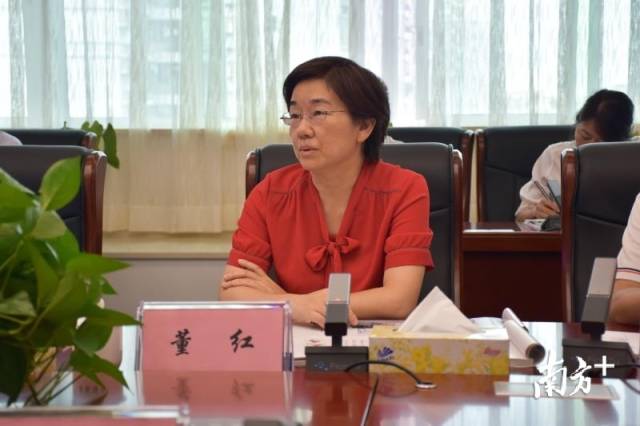 東莞市文廣旅體局黨組副書記、副局長董紅。