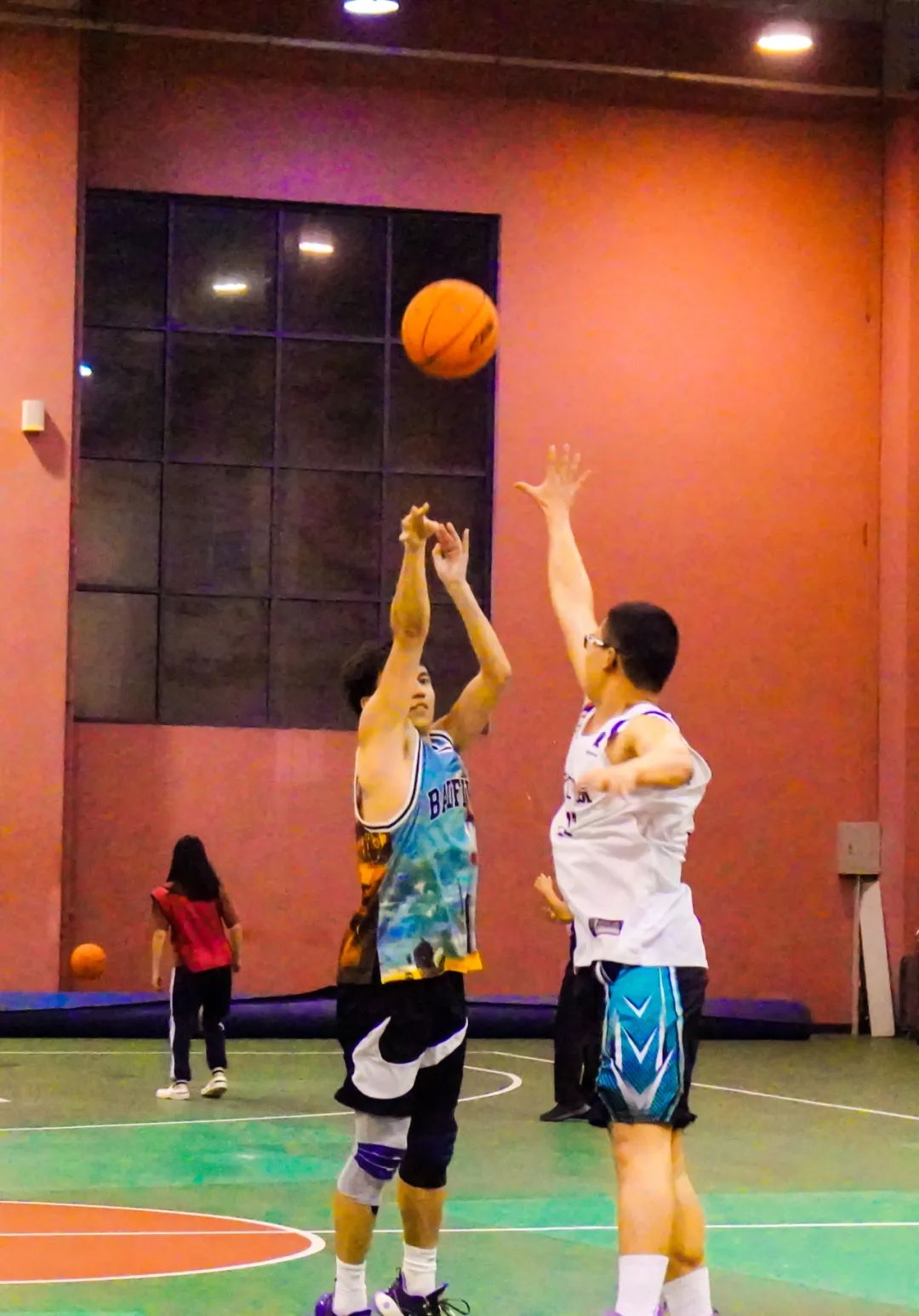 單挑籃球冠軍比賽北京學生名單_北京籃球學生單挑比賽冠軍_單挑籃球冠軍比賽北京學生是誰