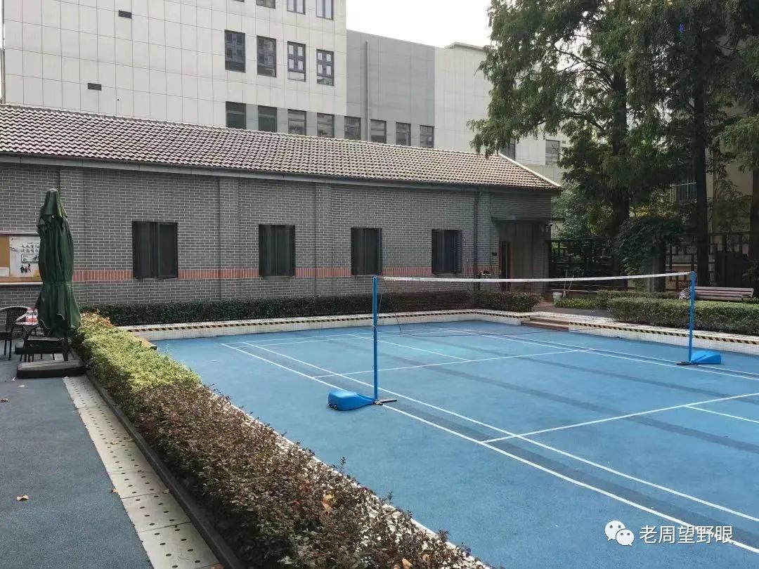 籃球規則女籃打幾次_女籃球規則大全圖解_女籃打籃球的規則