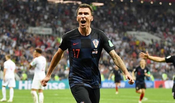 皇馬隊史最佳球員_皇馬歷史最佳陣容足球_皇馬最佳陣型