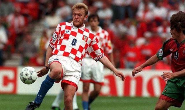 皇馬歷史最佳陣容足球_皇馬最佳陣型_皇馬隊史最佳球員