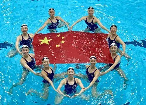 游泳踩水動作要領_游泳中的踩水_游泳踩水比賽規則是什么